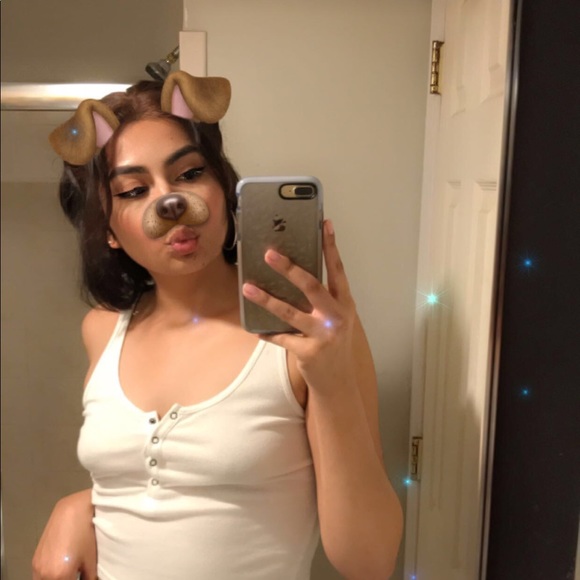 Meet your Posher, Adriana - Picture 1 of 1